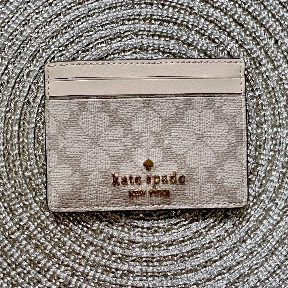 NWOT ♠️ Kate Spade ♠️ Cream Clover Design Card Holder